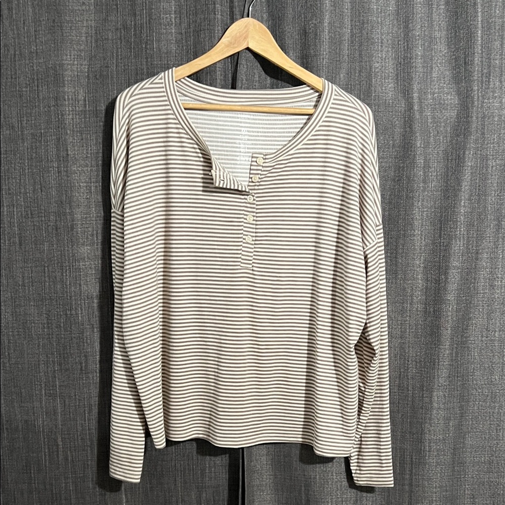 Sonoma gray and white striped Henley super soft long sleeve size XXL